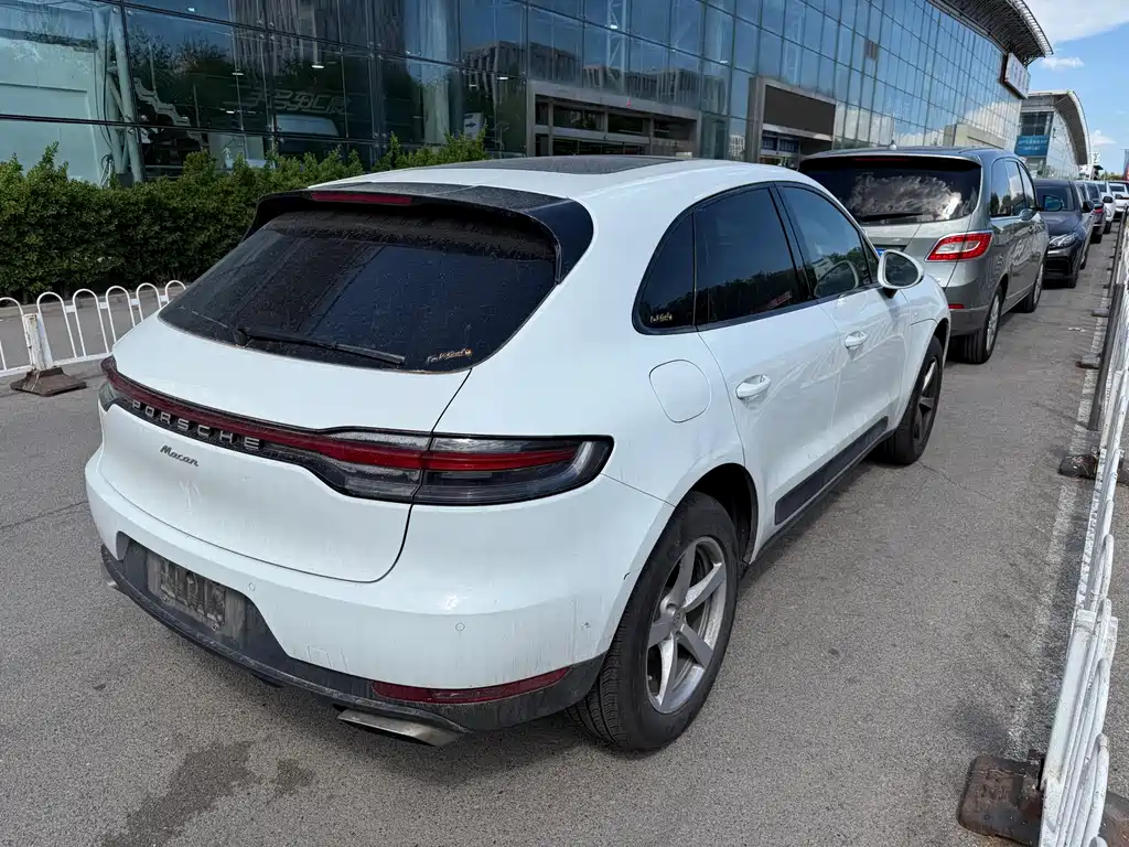 Porsche Macan 2019 — фото 11