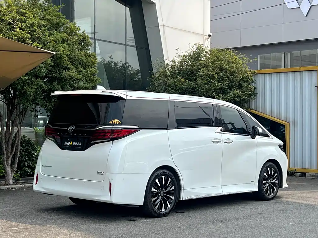 Toyota Alphard 2024 — фото 12