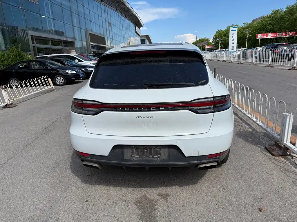 Porsche Macan 2019 — фото 10