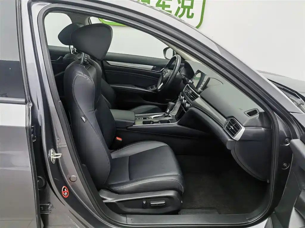 Honda Accord 2018 — фото 23