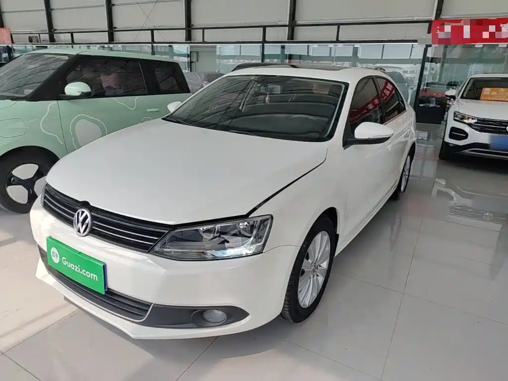 Volkswagen Sagitar 2015