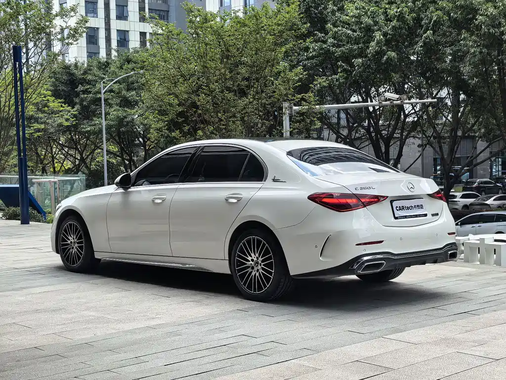 Mercedes-Benz C-Class 2024