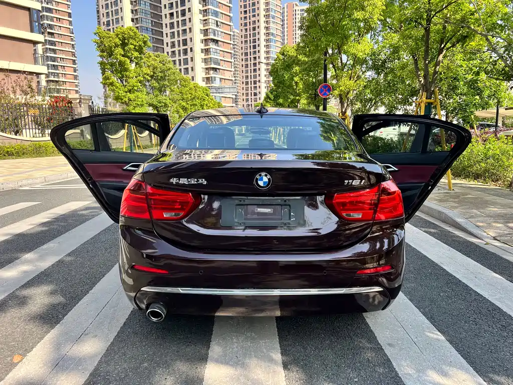 BMW 1 Series 2017 — фото 14