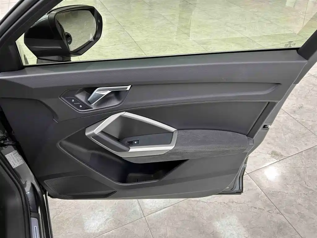 Audi Q3 2022 — фото 12