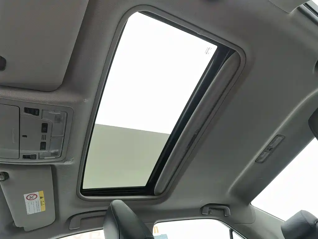 Toyota Camry 2015 — фото 14