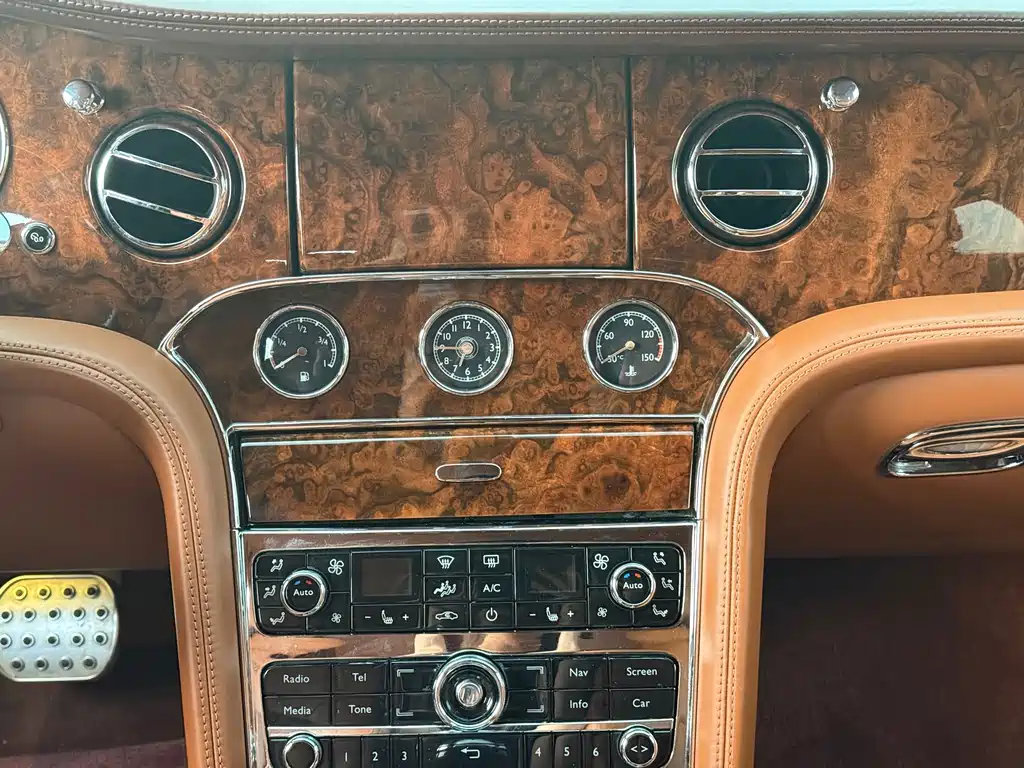 Bentley Mulsanne 2012 — фото 18