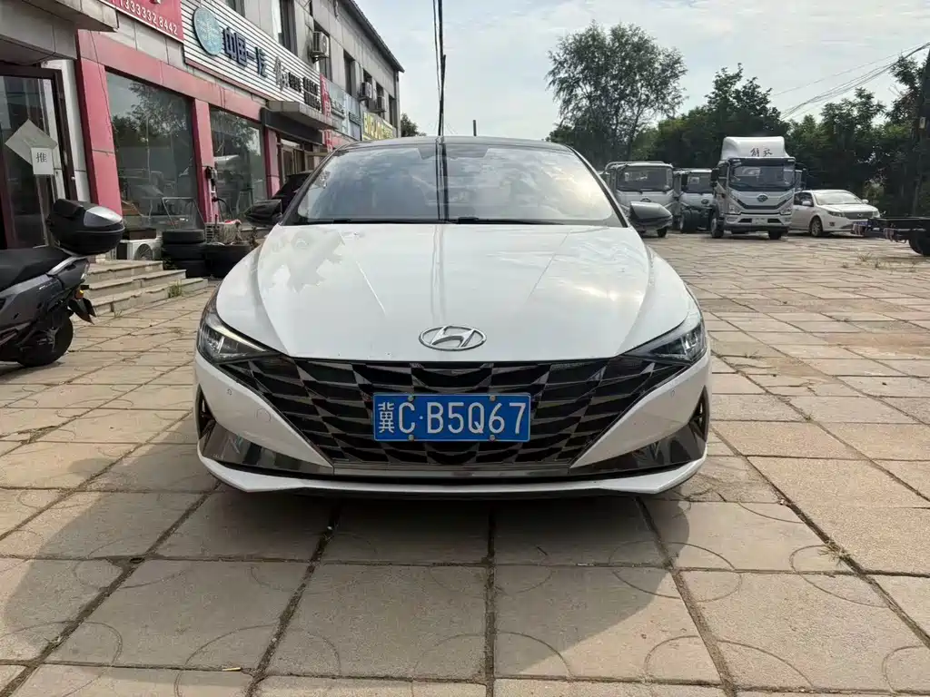 Hyundai Elantra 2022 — фото 2