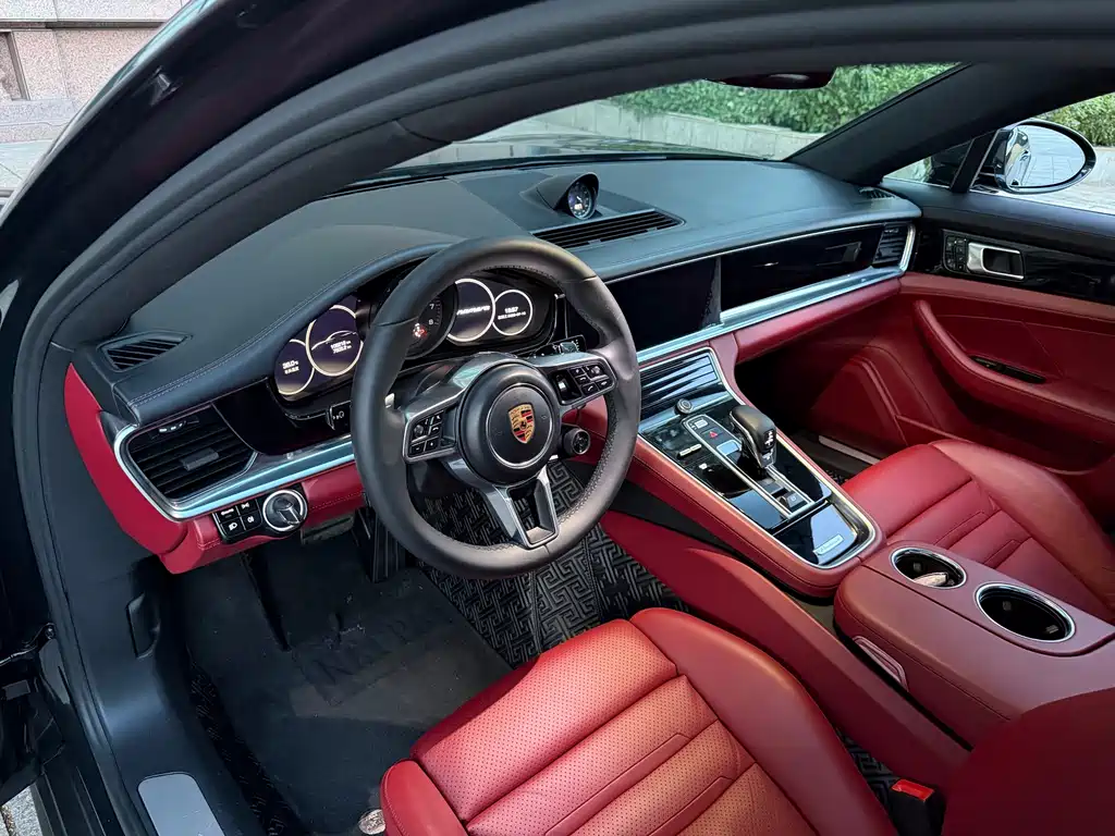 Porsche Panamera 2018 — фото 10