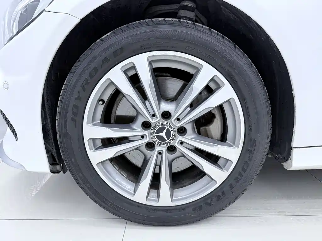 Mercedes-Benz C-Class 2018 — фото 13