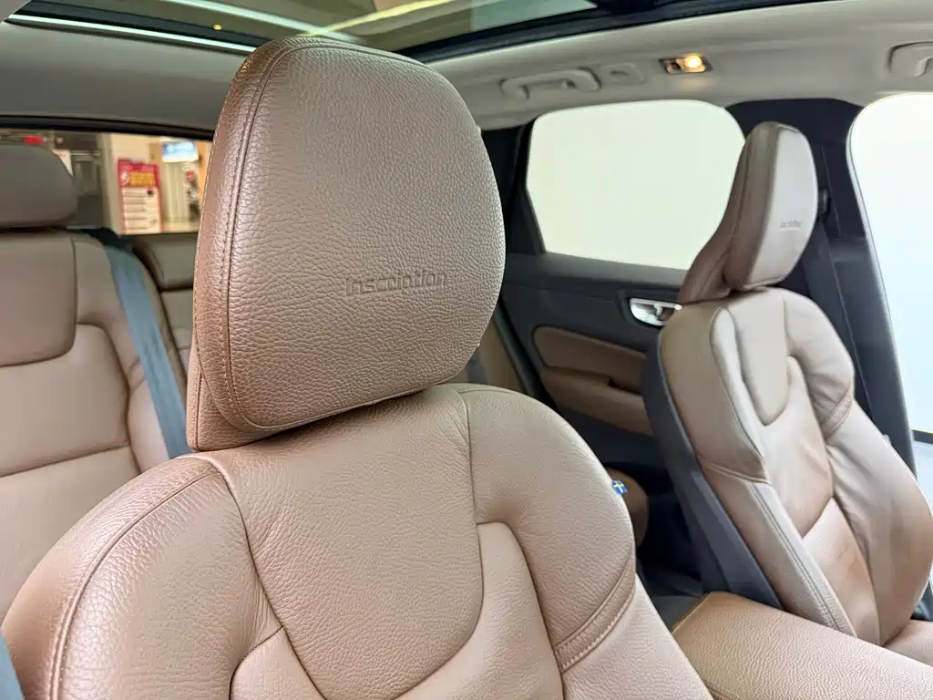 Volvo XC60 2019 — фото 24