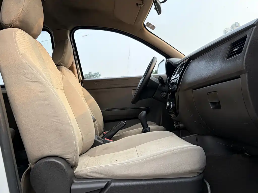 Wuling Rongguang V 2017 — фото 15