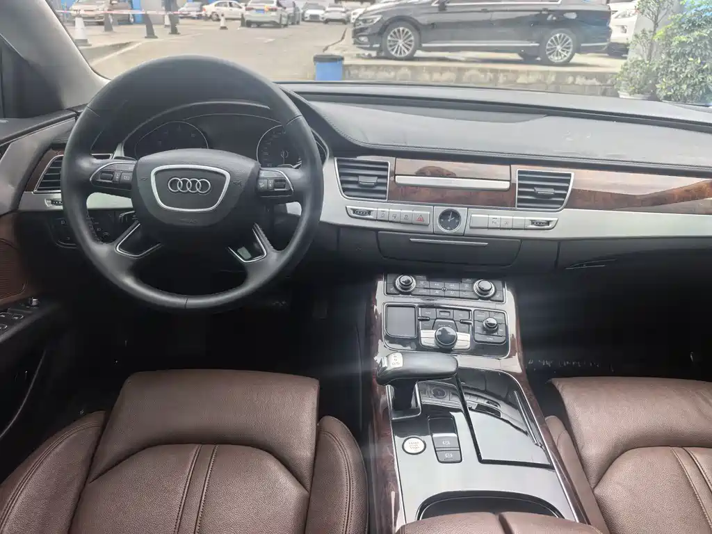 Audi A8 2014 — фото 15