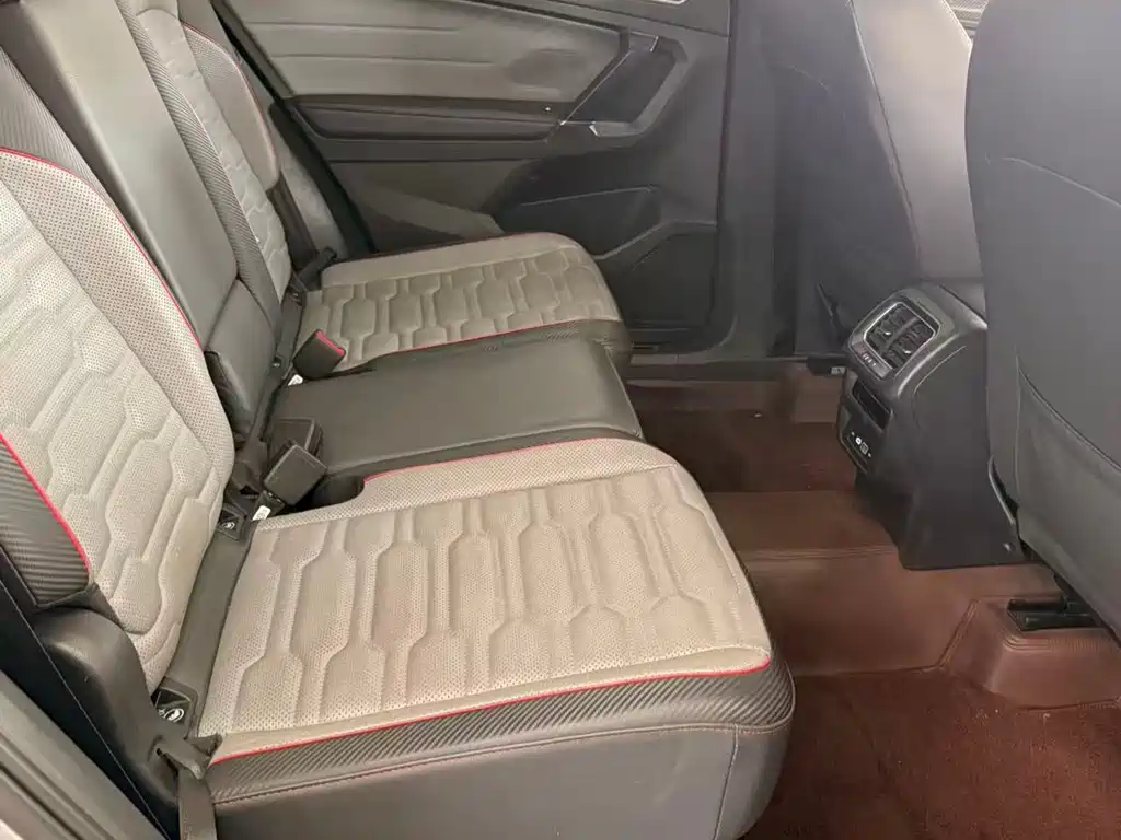 Volkswagen Tiguan L PHEV 2021 — фото 5