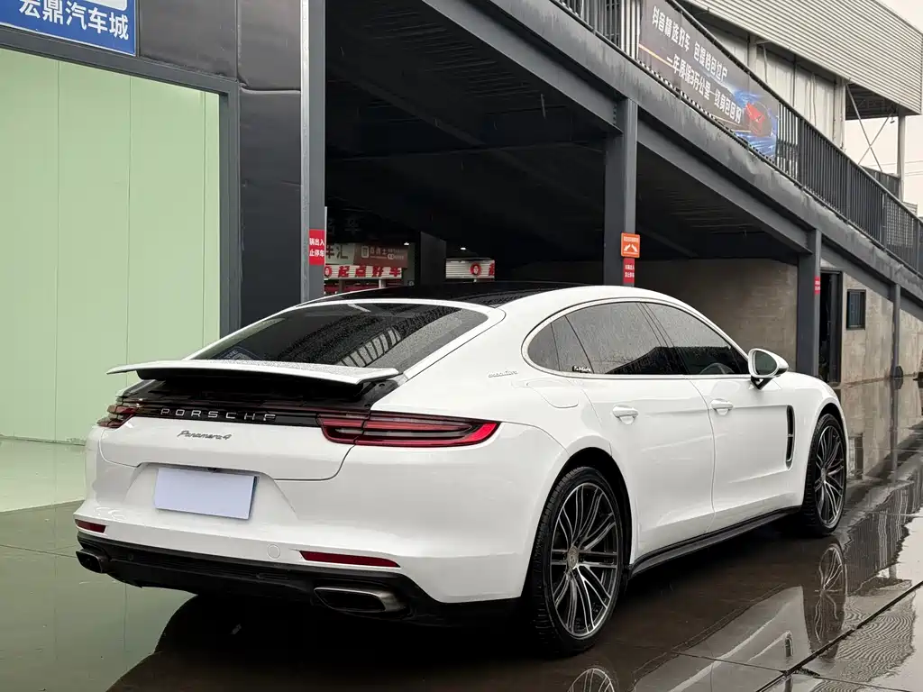 Porsche Panamera 2018 — фото 14