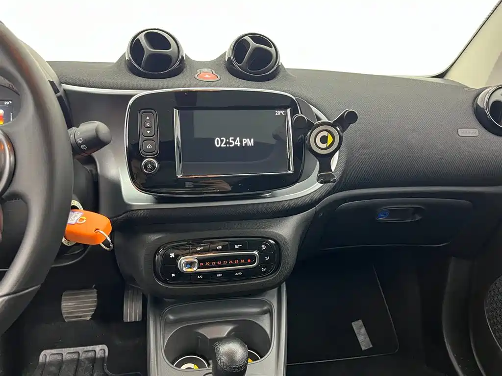 smart Fortwo 2019 — фото 4
