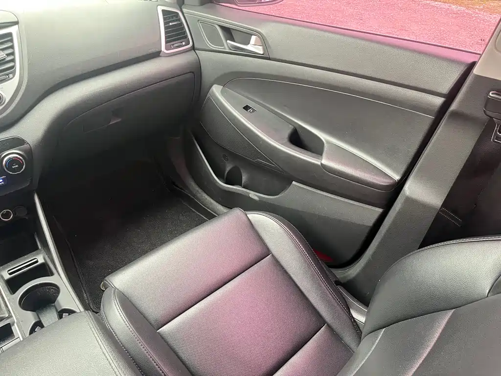 Hyundai Tucson 2016 — фото 11