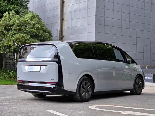 Li Auto MEGA 2025