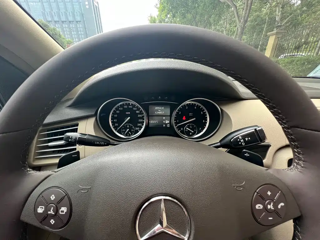Mercedes-Benz R-Class 2017 — фото 4