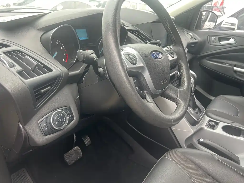 Ford Kuga 2016 — фото 13