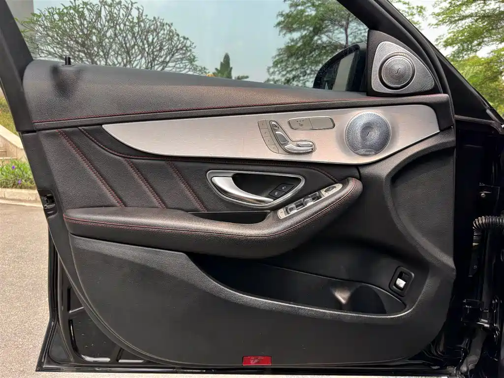 Mercedes-Benz C-Class AMG 2020 — фото 16