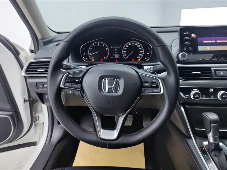 Honda Accord 2018 — фото 15