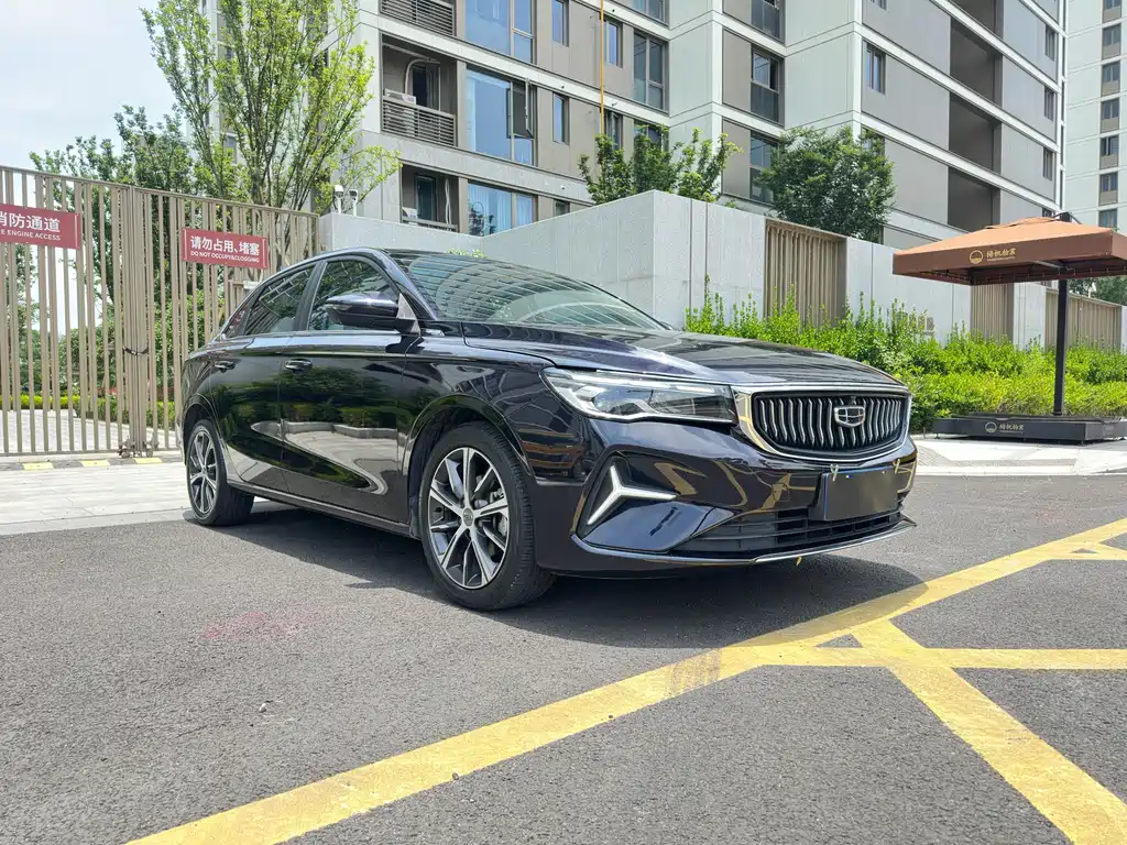 Geely Emgrand 2021