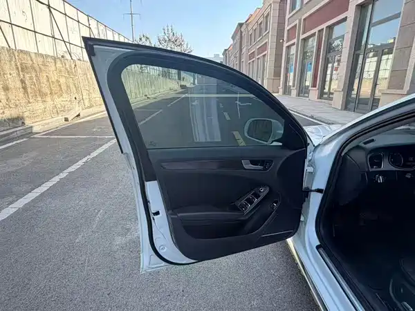Audi A4L 2016