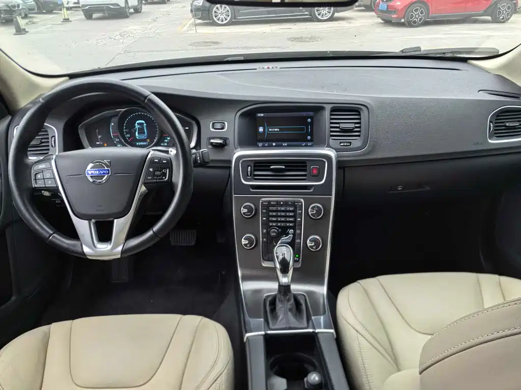 Volvo S60 2013 — фото 10