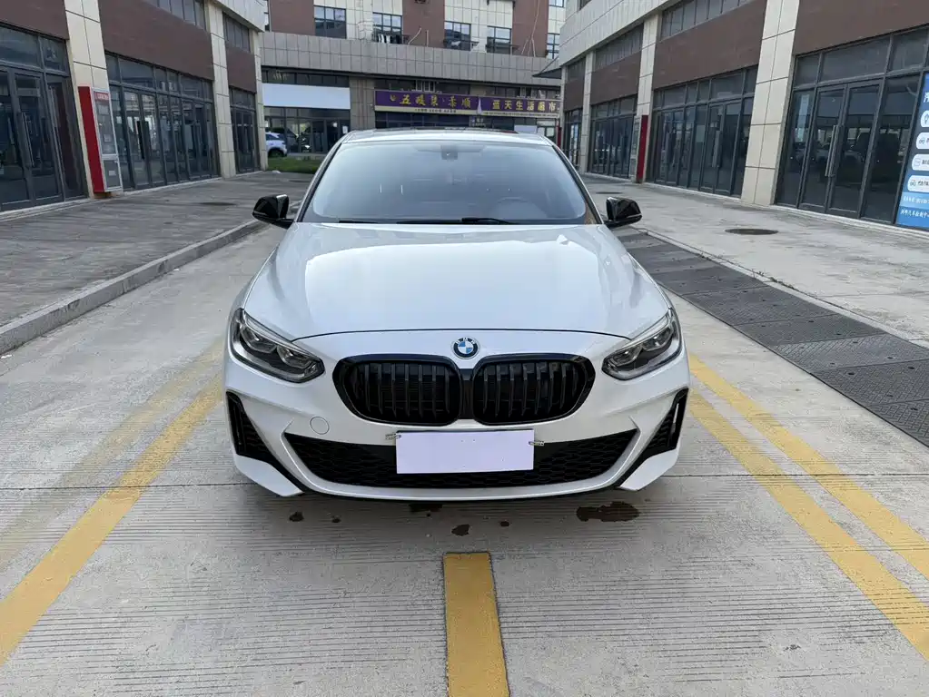 BMW 1 Series 2023