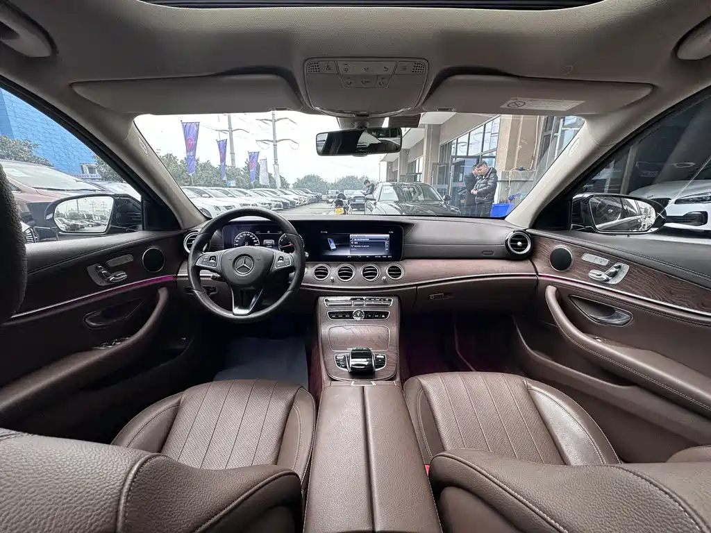Mercedes-Benz E-Class 2018 — фото 12