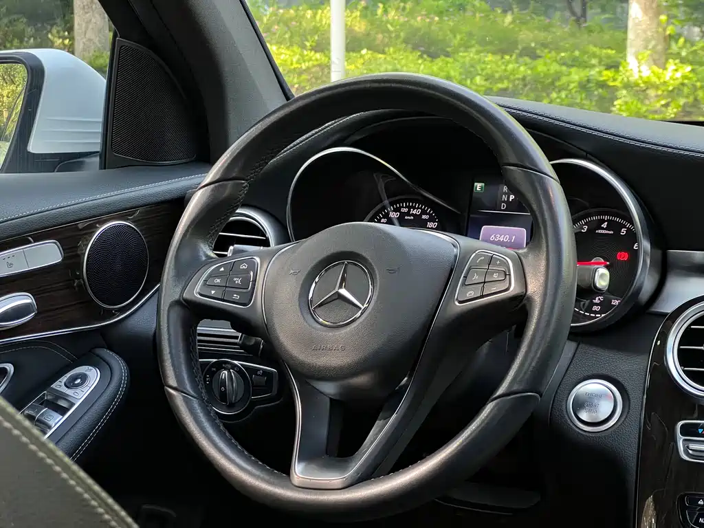 Mercedes-Benz GLC 2017 — фото 33