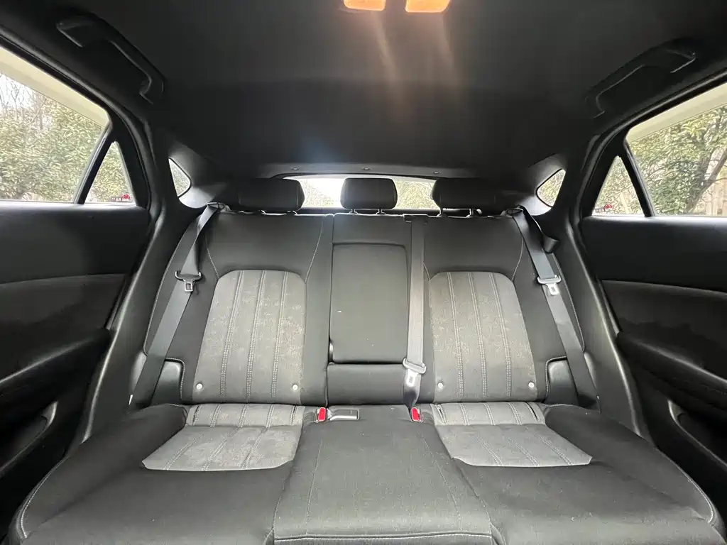 Mazda CX-4 2017 — фото 15