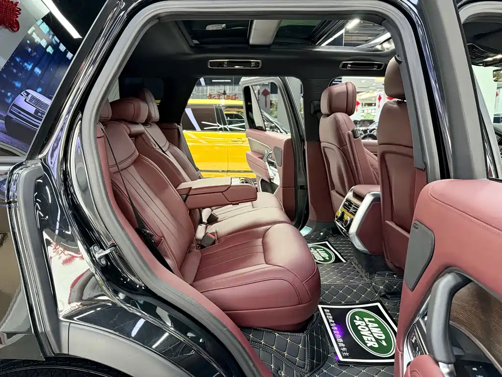 Land Rover Range Rover 2024 — фото 17
