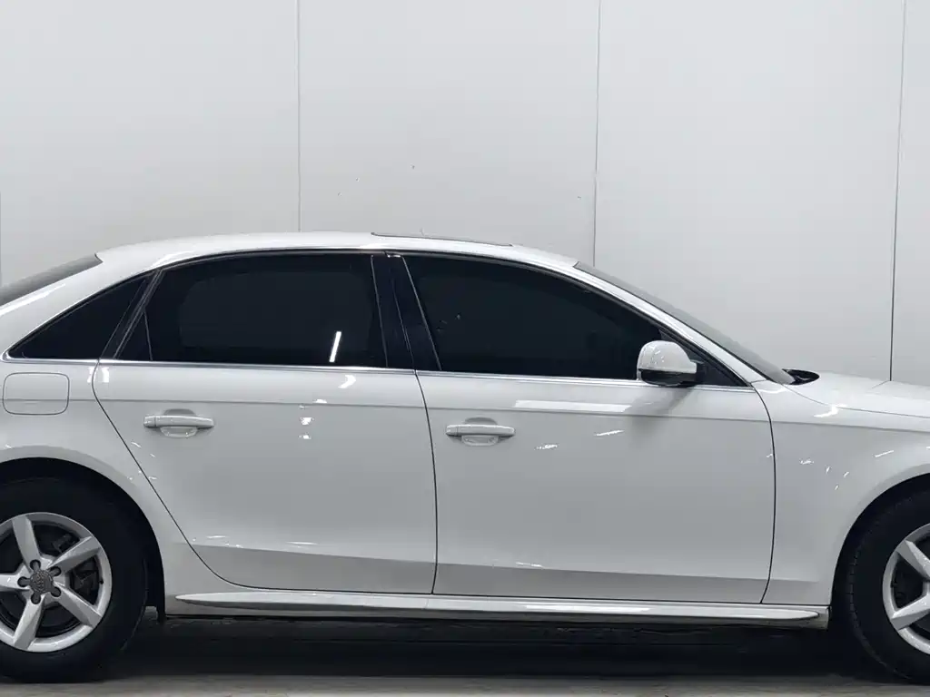 Audi A4L 2014 — фото 8