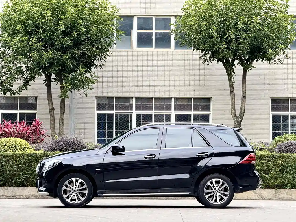 Mercedes-Benz GLE 2019 — фото 3