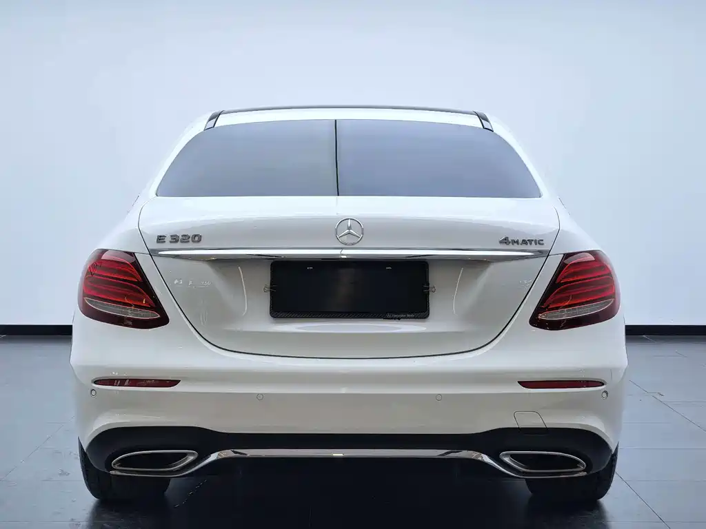 Mercedes-Benz E-Class 2017 — фото 22