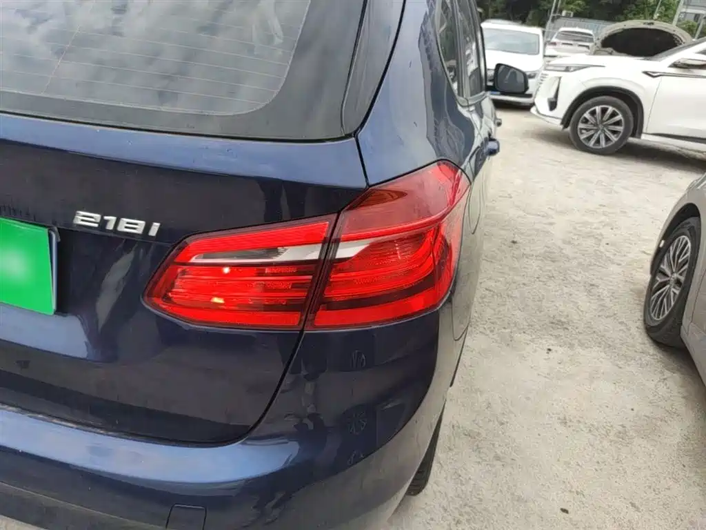 BMW 2 Series Active Tourer 2016 — фото 8