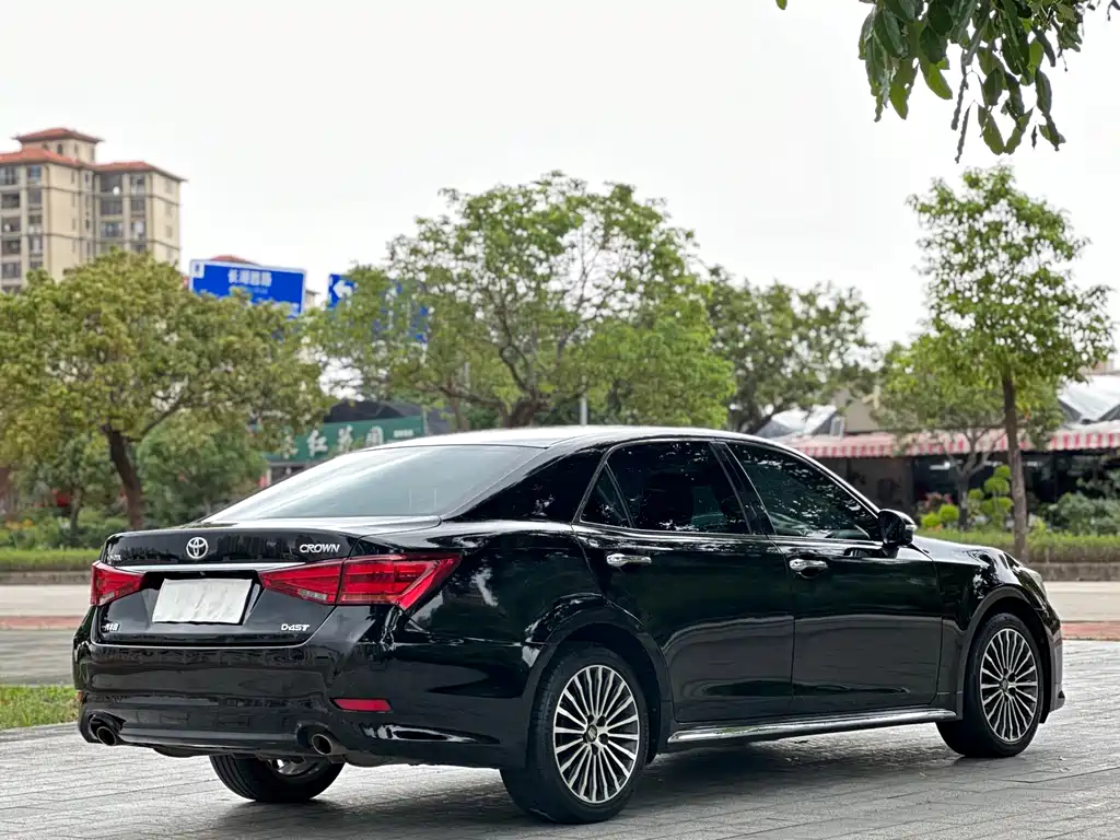 Toyota Crown 2018 — фото 14