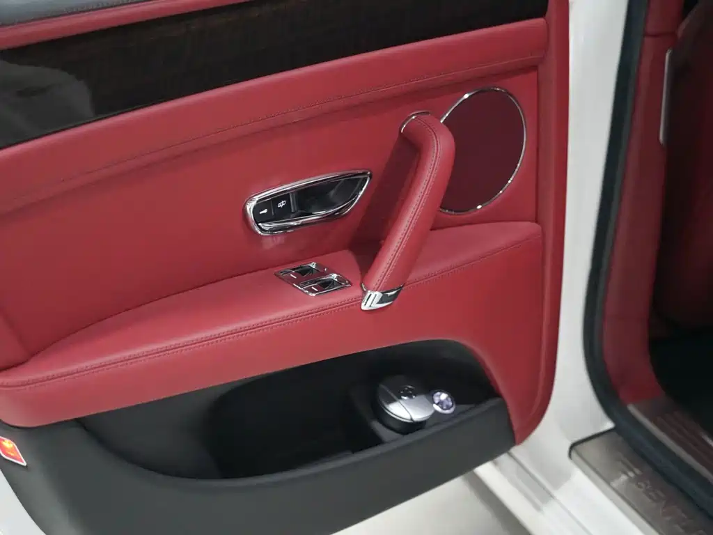 Bentley Flying Spur 2014 — фото 18