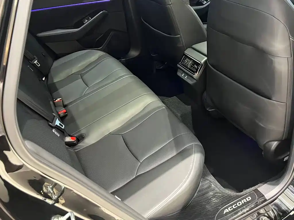 Honda Accord 2023 — фото 11
