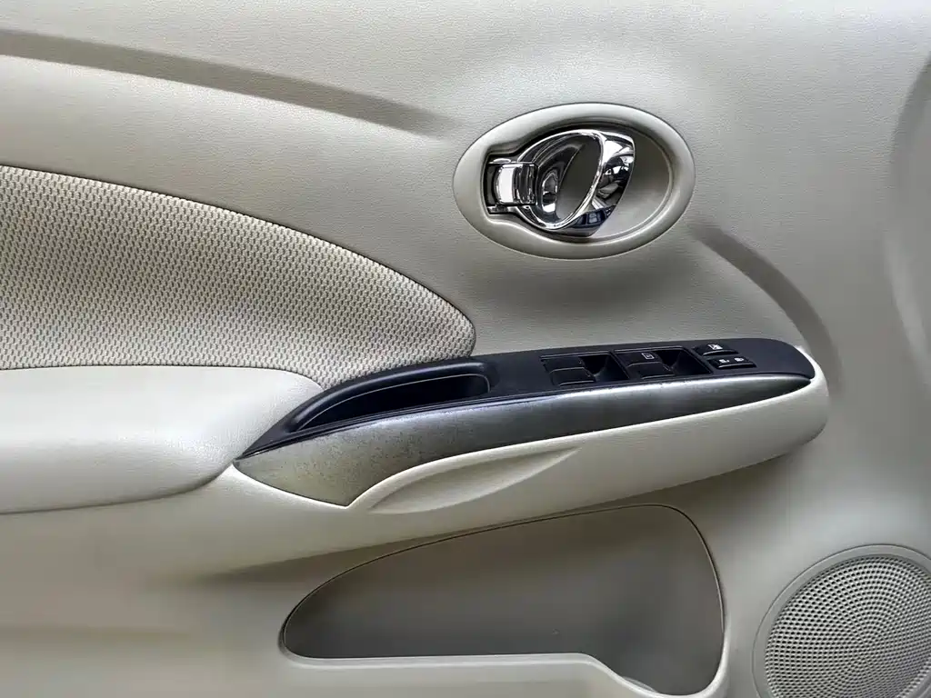 Nissan Sunny 2014 — фото 6