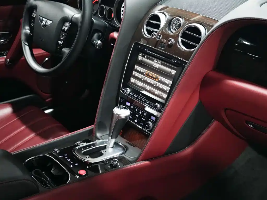 Bentley Flying Spur 2014 — фото 19