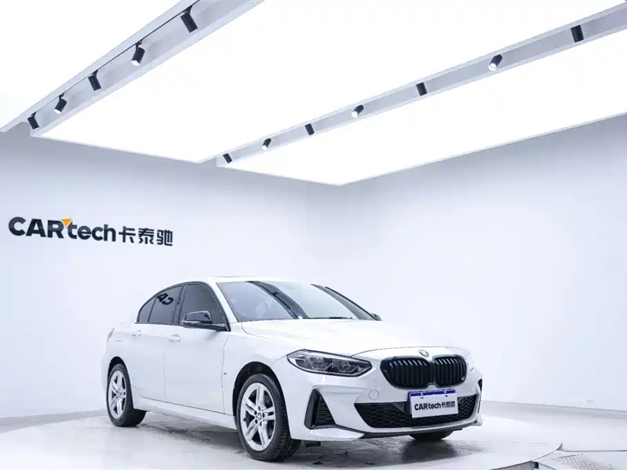 BMW 1 Series 2023 — фото 13