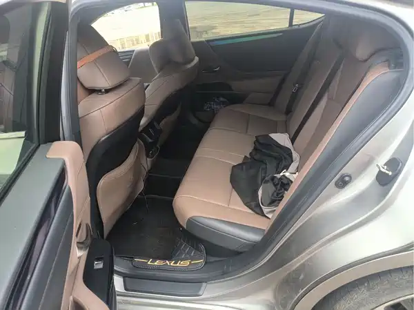 Lexus ES 2024