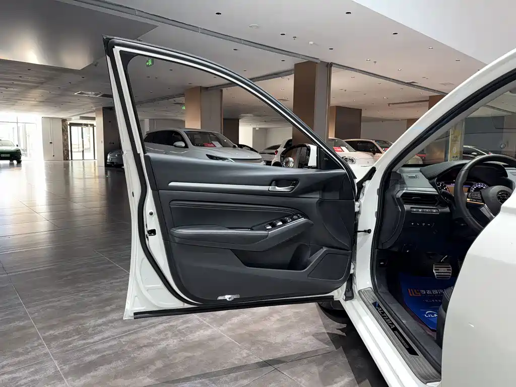 Nissan Teana 2022 — фото 13