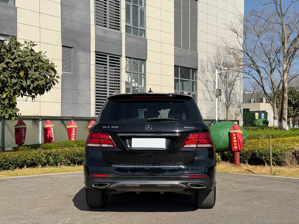 Mercedes-Benz GLE 2017 — фото 8