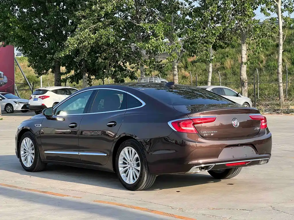 Buick LaCrosse 2017 — фото 3