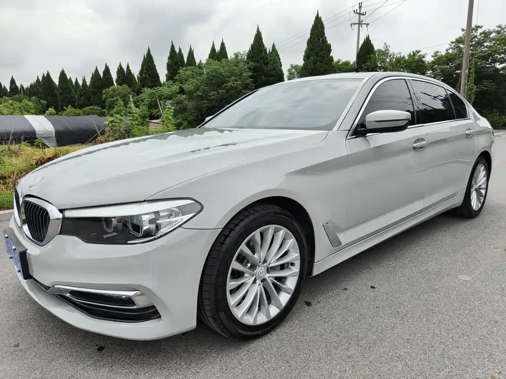 BMW 5 Series 2018 — фото 2