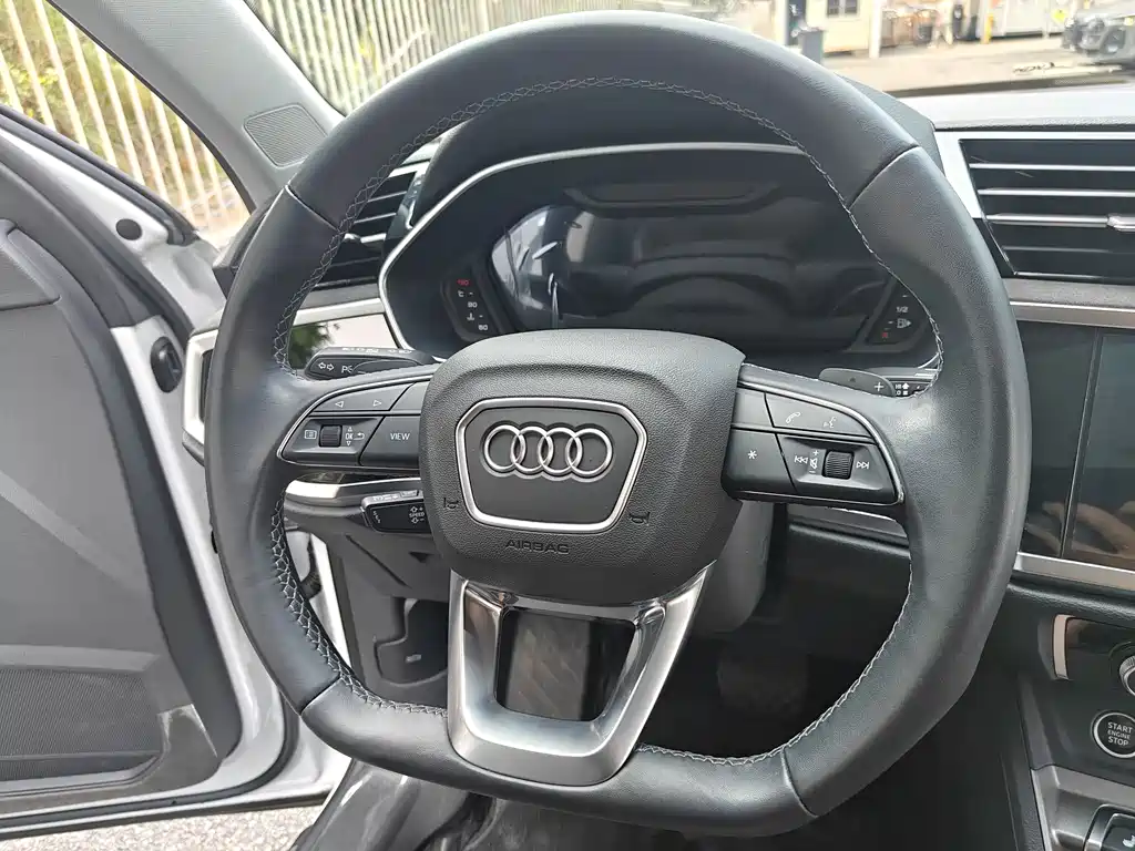 Audi Q3 2023 — фото 9
