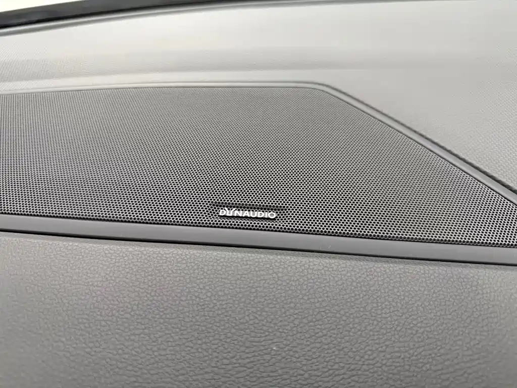 Volkswagen Tiguan L Plug-In Hybrid 2021 — фото 12